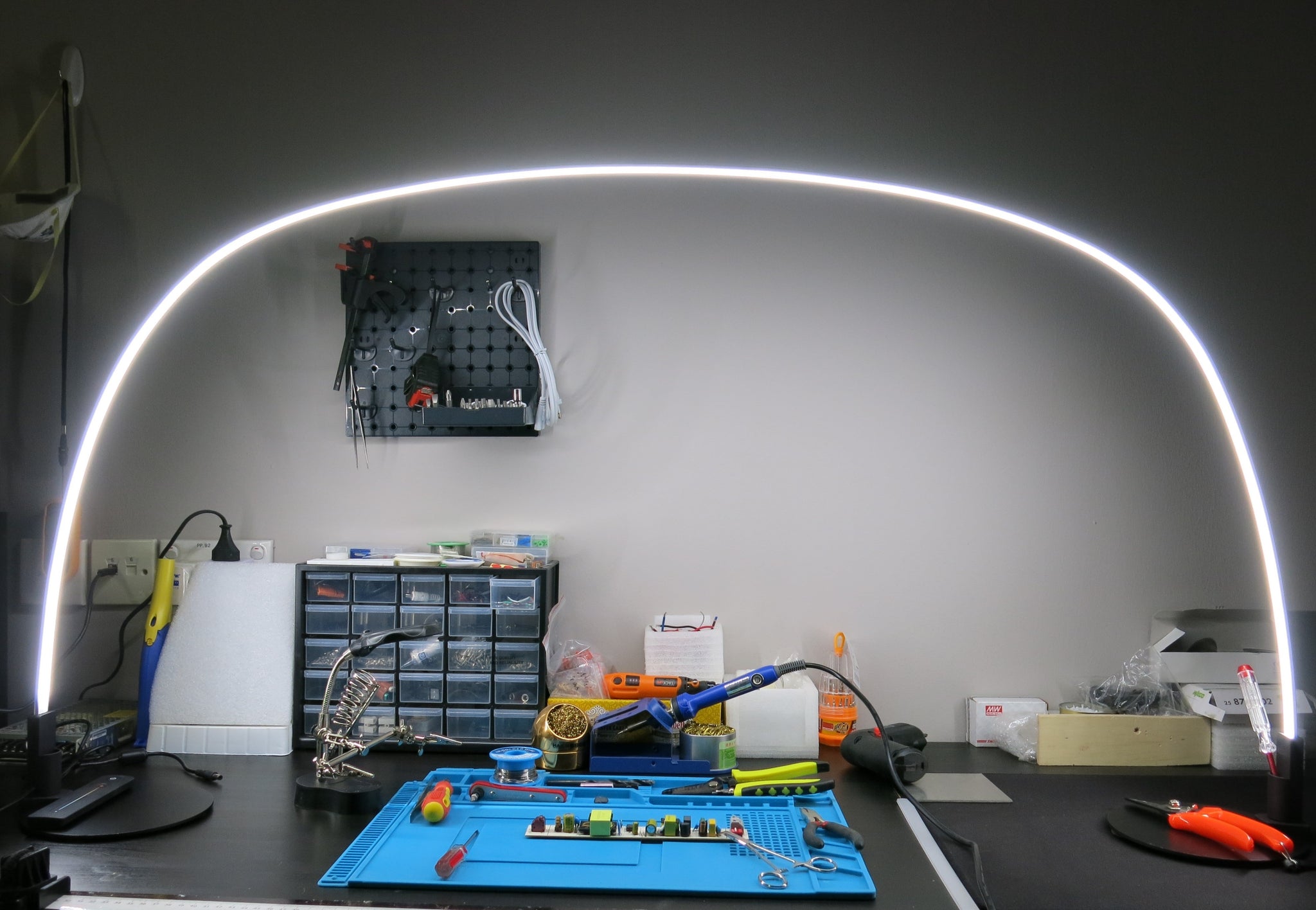 ARCH-GLOBAL LEDライト AR800-1 7 inch LED Headlight For Harley Touring Street Glide 2014